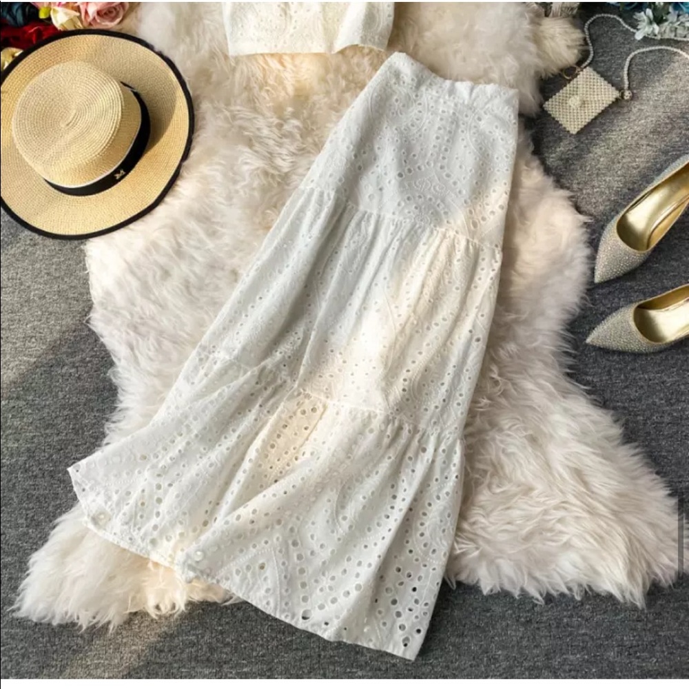 WHITE ♡ EYELET 2 pieces Top + Skirt SET - Picture 4 of 6